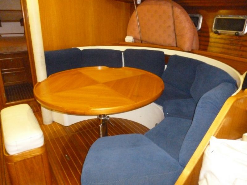 Sun Odyssey 42