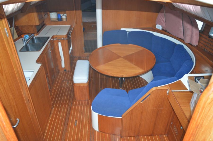 Sun Odyssey 42