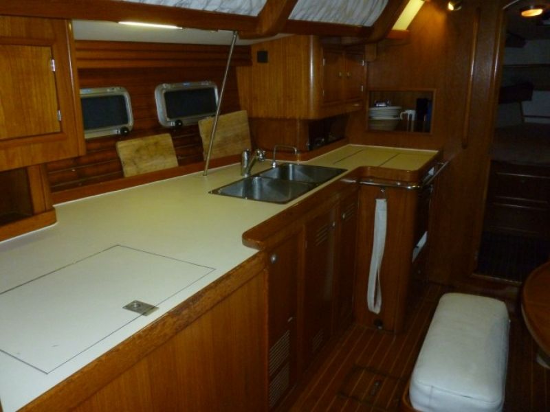 Sun Odyssey 42