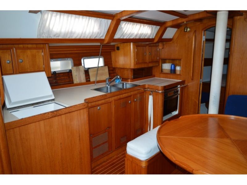 Sun Odyssey 42