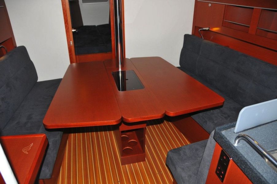 Hanse 345 