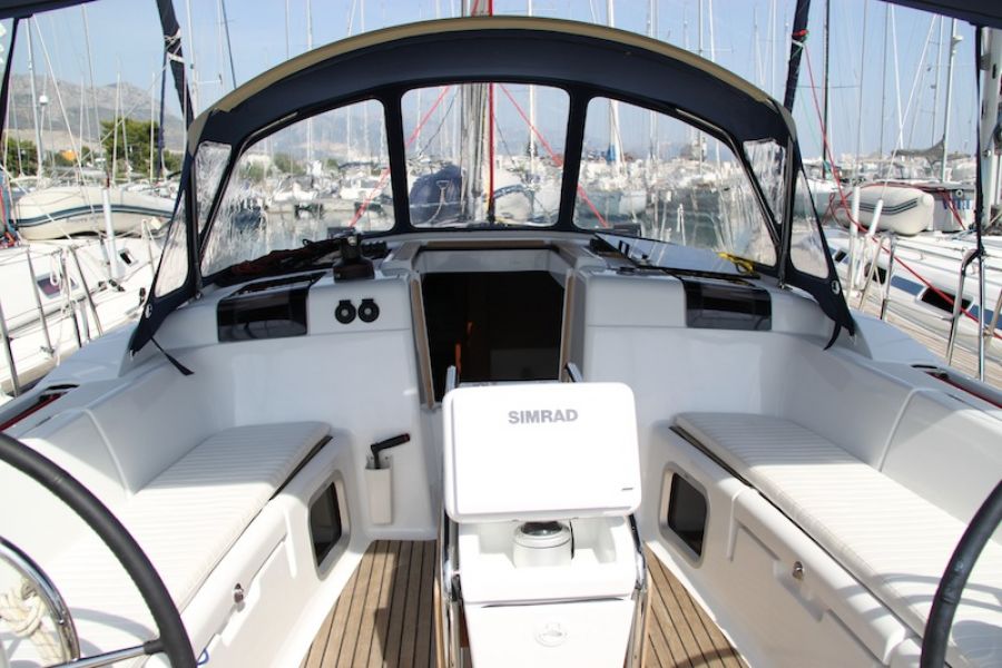 Sun Odyssey 439 owner version 