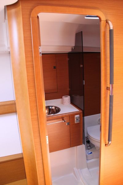 Sun Odyssey 439 owner version 