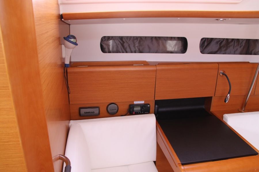 Sun Odyssey 439 owner version 