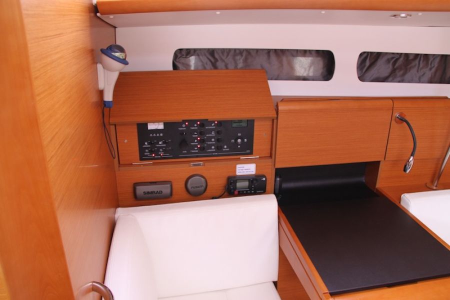 Sun Odyssey 439 owner version 
