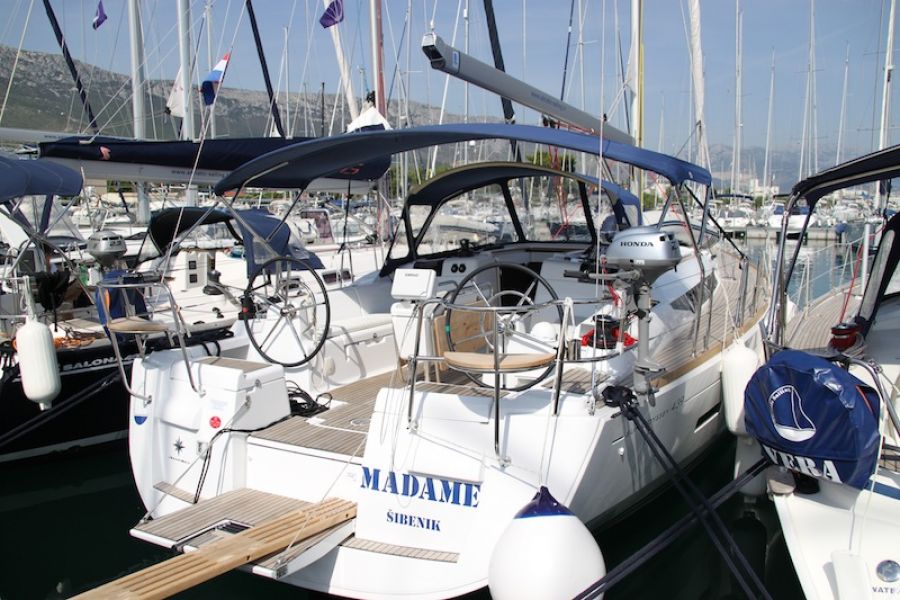 Sun Odyssey 439 owner version 