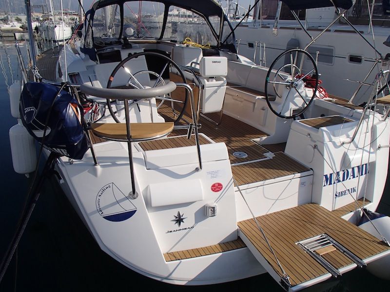 Sun Odyssey 439 owner version 