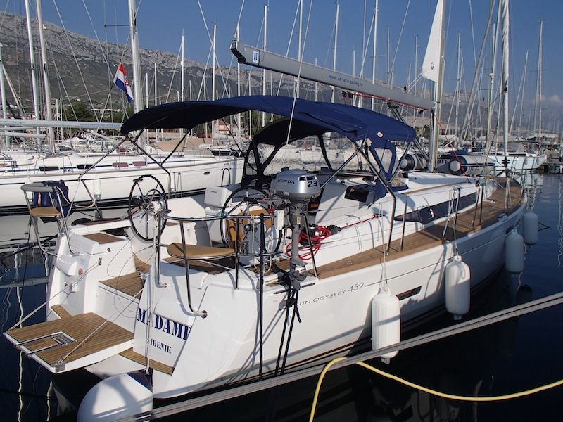 Sun Odyssey 439 owner version 