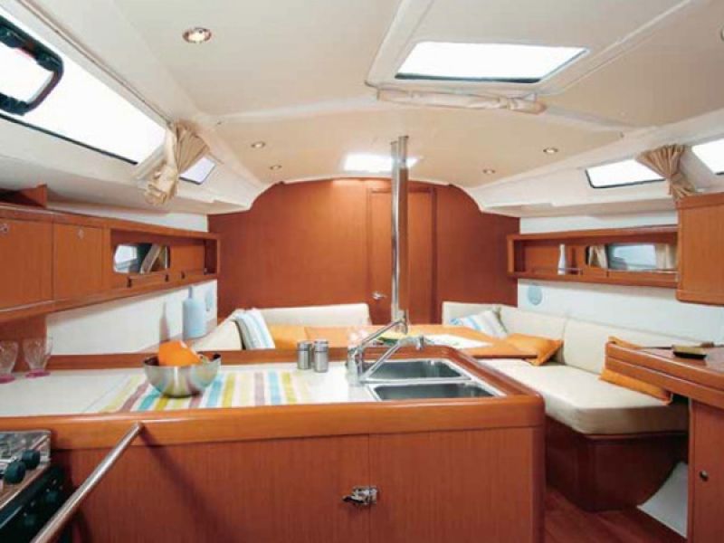 OCEANIS 37 (3 CAB)