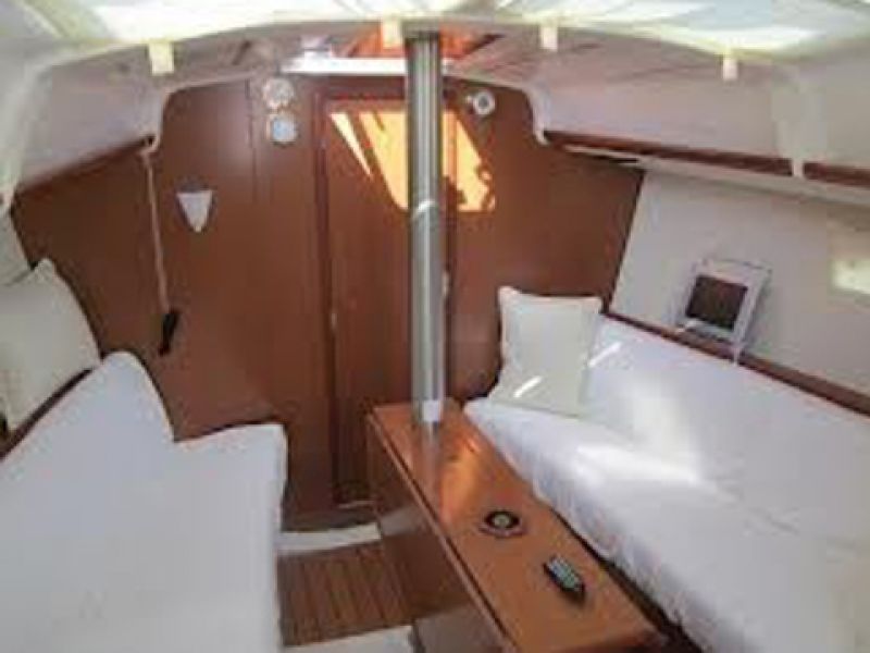 OCEANIS 323 DI