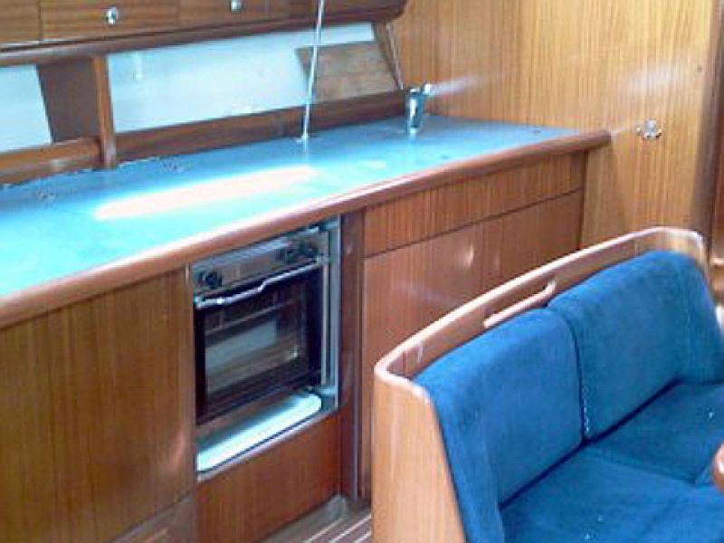 Bavaria 44