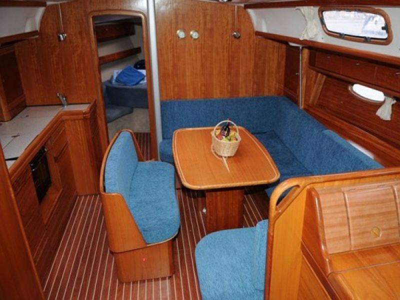 Bavaria 39