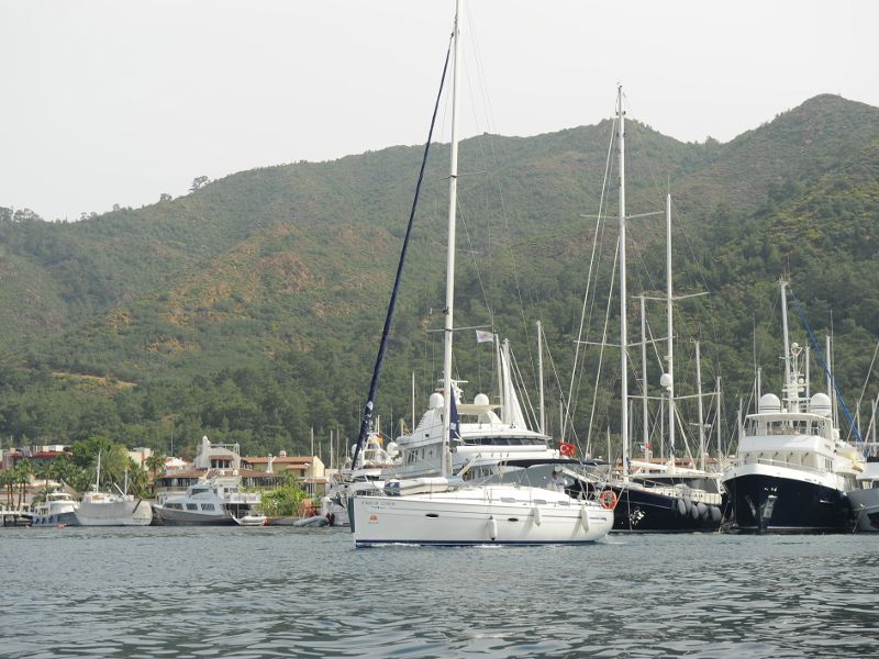 Bavaria 39
