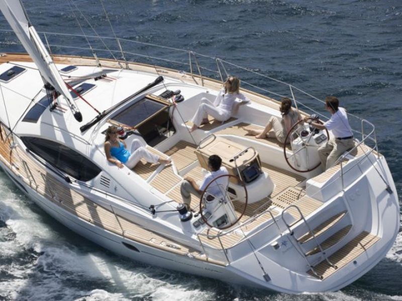 Sun Odyssey 43
