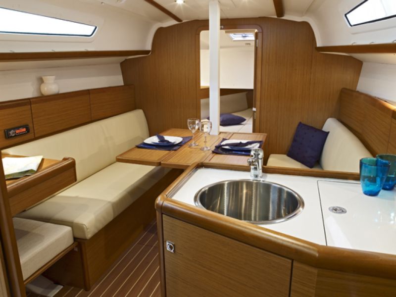 Sun Odyssey 30i