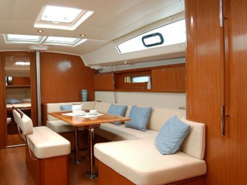 OCEANIS 43 (4 CAB)