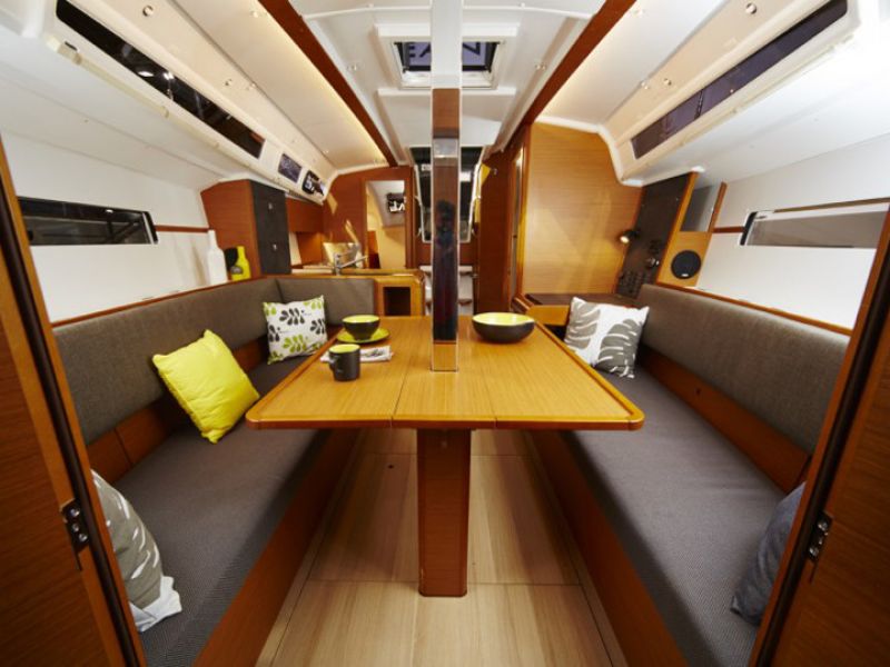 Sun Odyssey 349