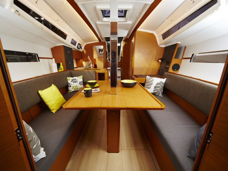 Sun Odyssey 349