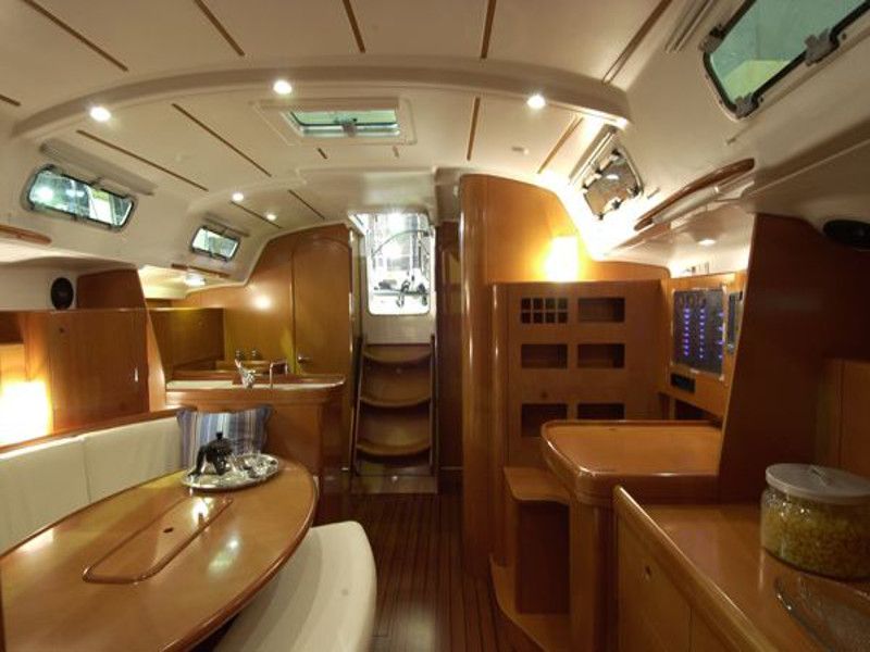 Beneteau First 447