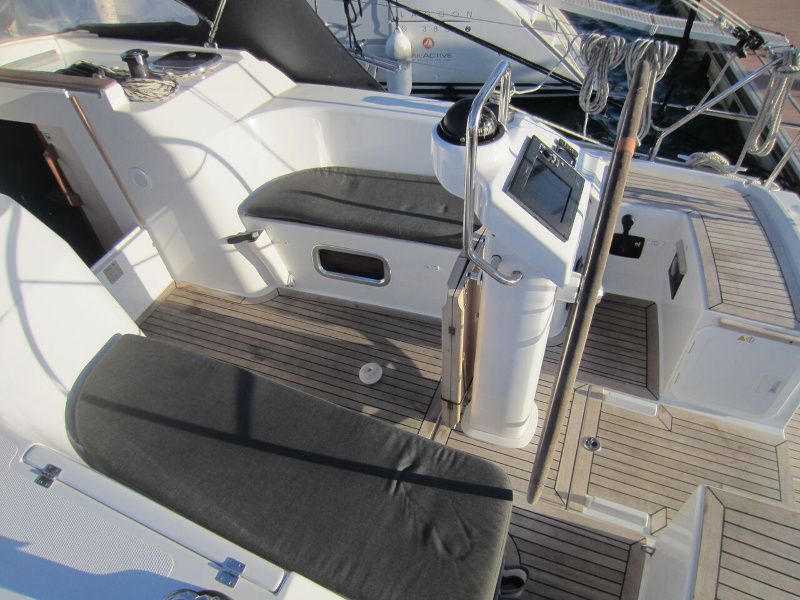 Hanse 325