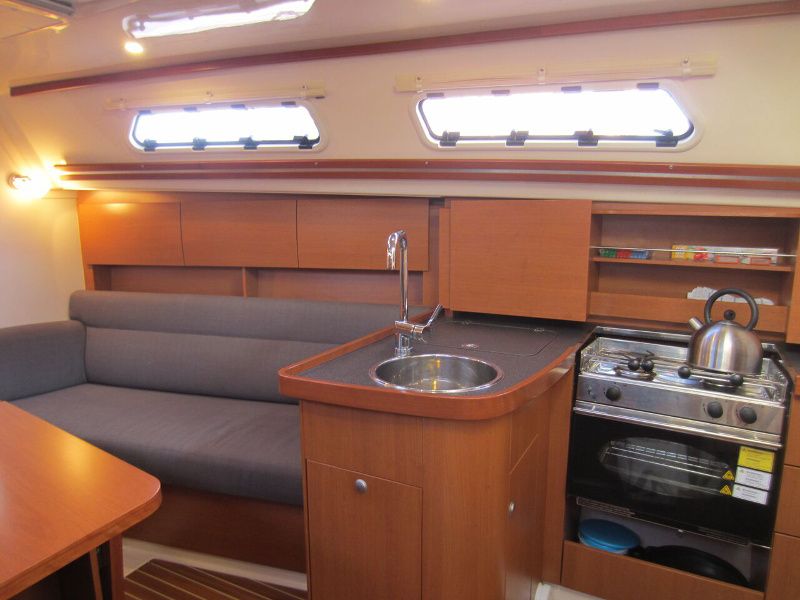 Hanse 325