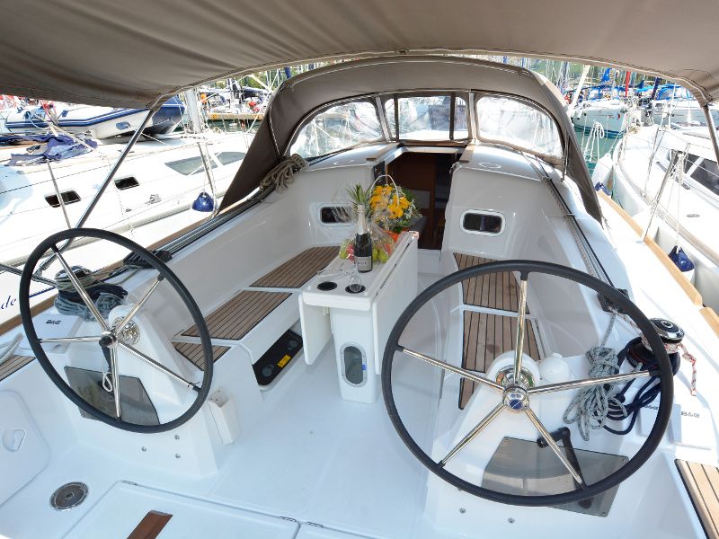 Sun Odyssey 349