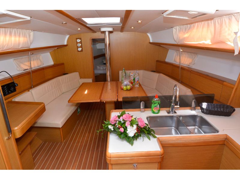 Sun Odyssey 42i