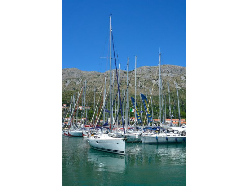 Sun Odyssey 42i