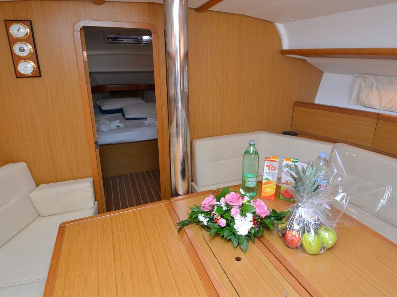 Sun Odyssey 42i