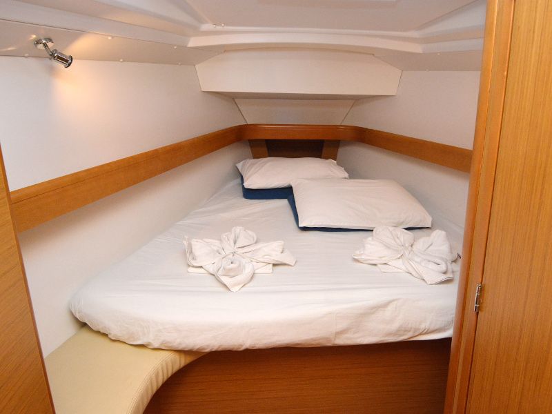 Sun Odyssey 42i