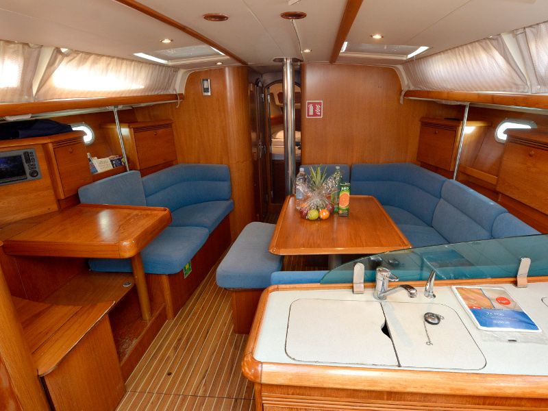 Sun Odyssey 43