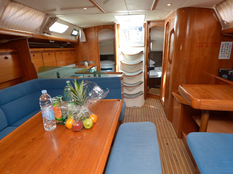 Sun Odyssey 43