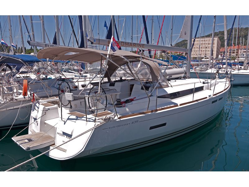 Sun Odyssey 439