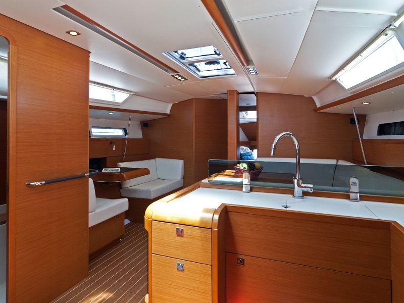 Sun Odyssey 439