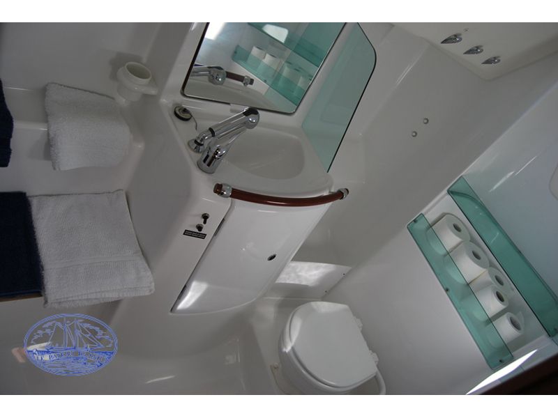 Oceanis 323