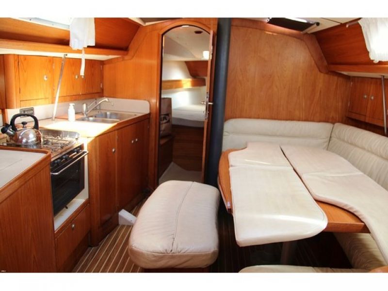 Sun Odyssey 371