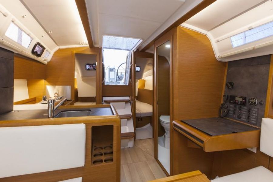 Sun Odyssey 349