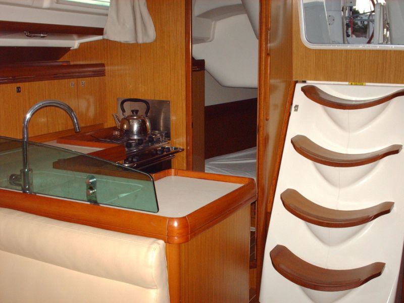 Sun Odyssey 42i