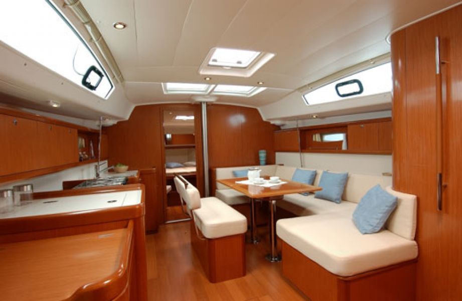 Oceanis 43