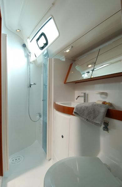 Oceanis 43