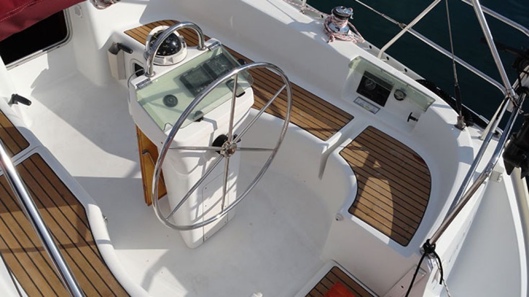 Oceanis Clipper 331
