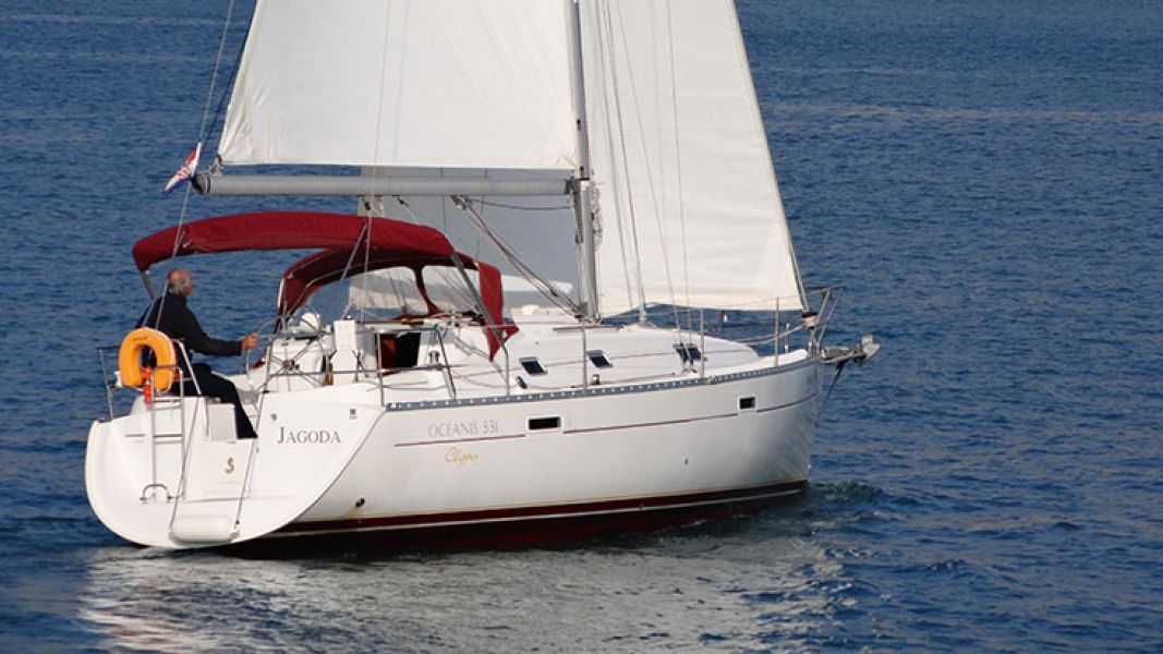 Oceanis Clipper 331