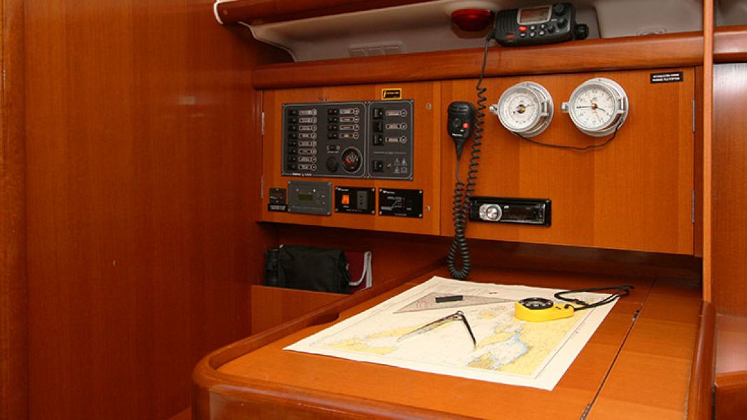 Oceanis Clipper 393