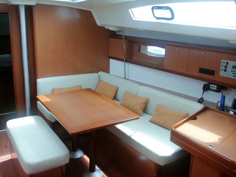 Oceanis 43