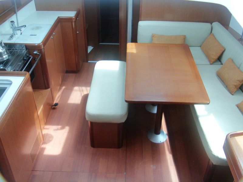 Oceanis 43
