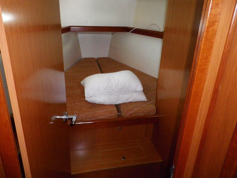 Oceanis 43