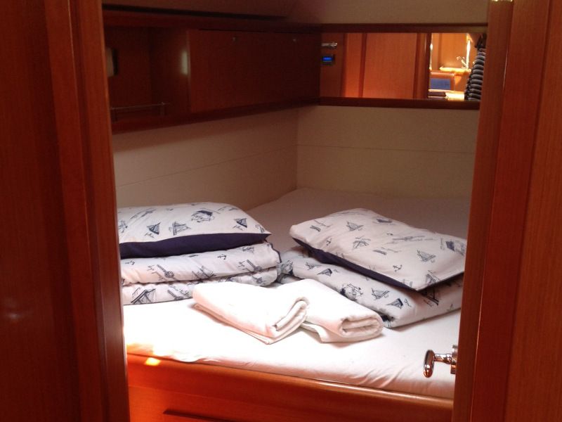 Oceanis 54