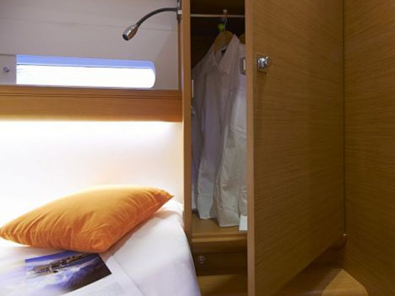 Sun Odyssey 469