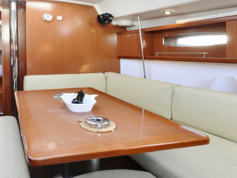Oceanis 43