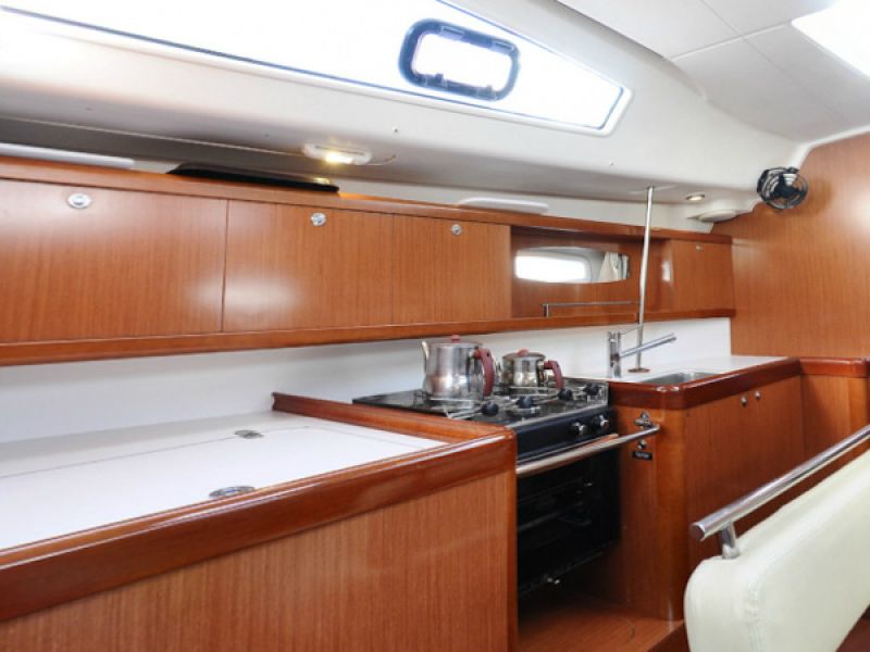 Oceanis 43